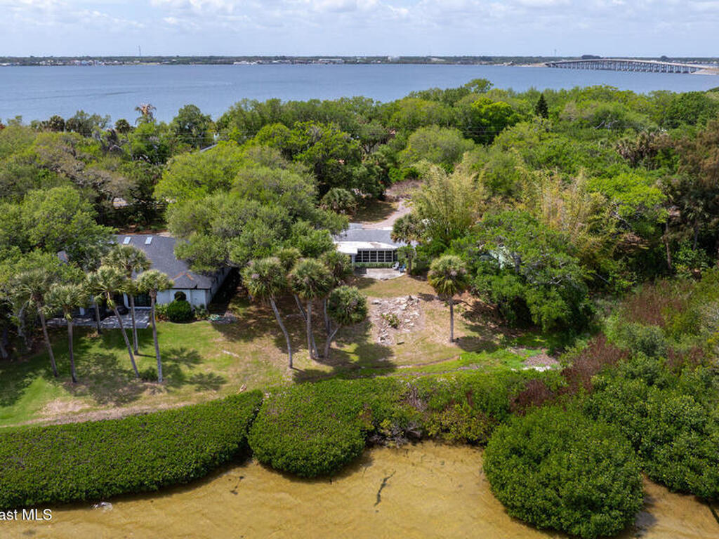 8690 S Tropical Trail, Merritt Island, FL 32952