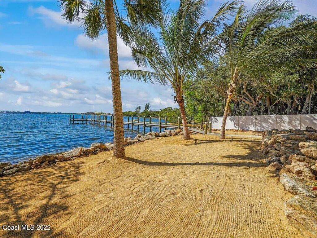 8475 S Tropical Trail, Merritt Island, FL 32952