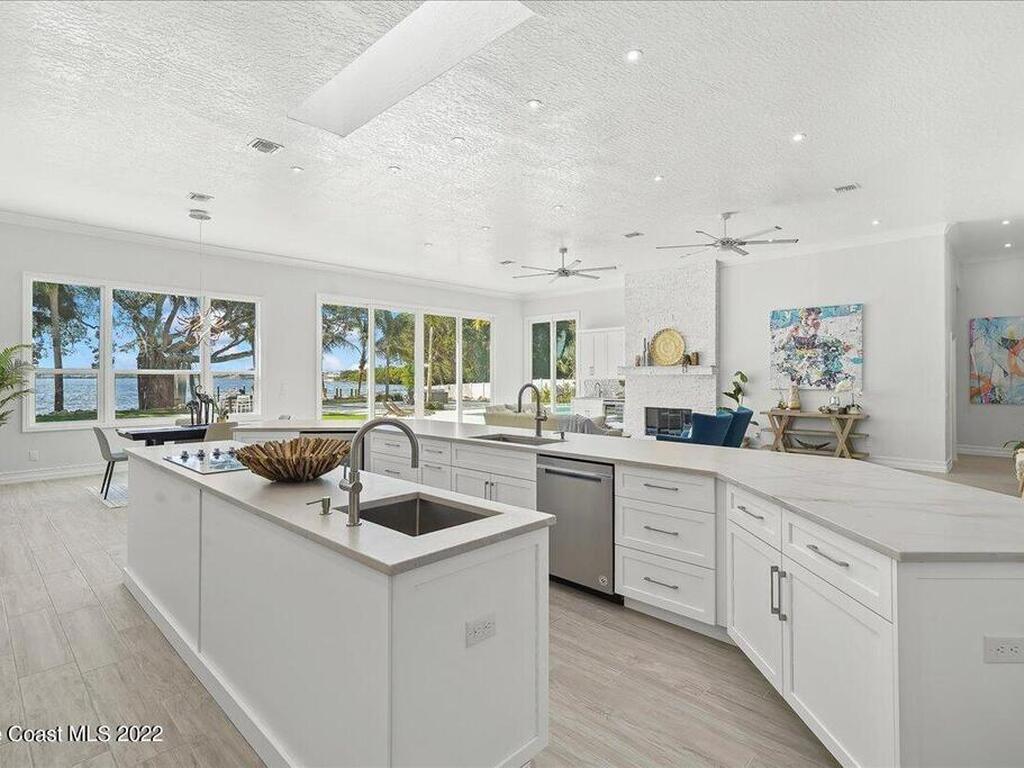 8475 S Tropical Trail, Merritt Island, FL 32952