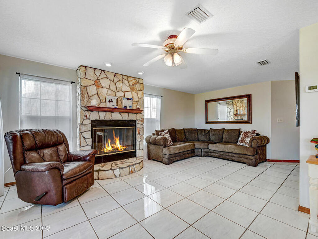 1134 S Brevard Avenue, Cocoa Beach, FL 32931