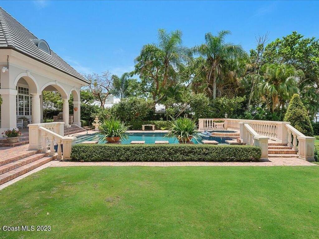 3380 N Riverside Drive, Indialantic, FL 32903