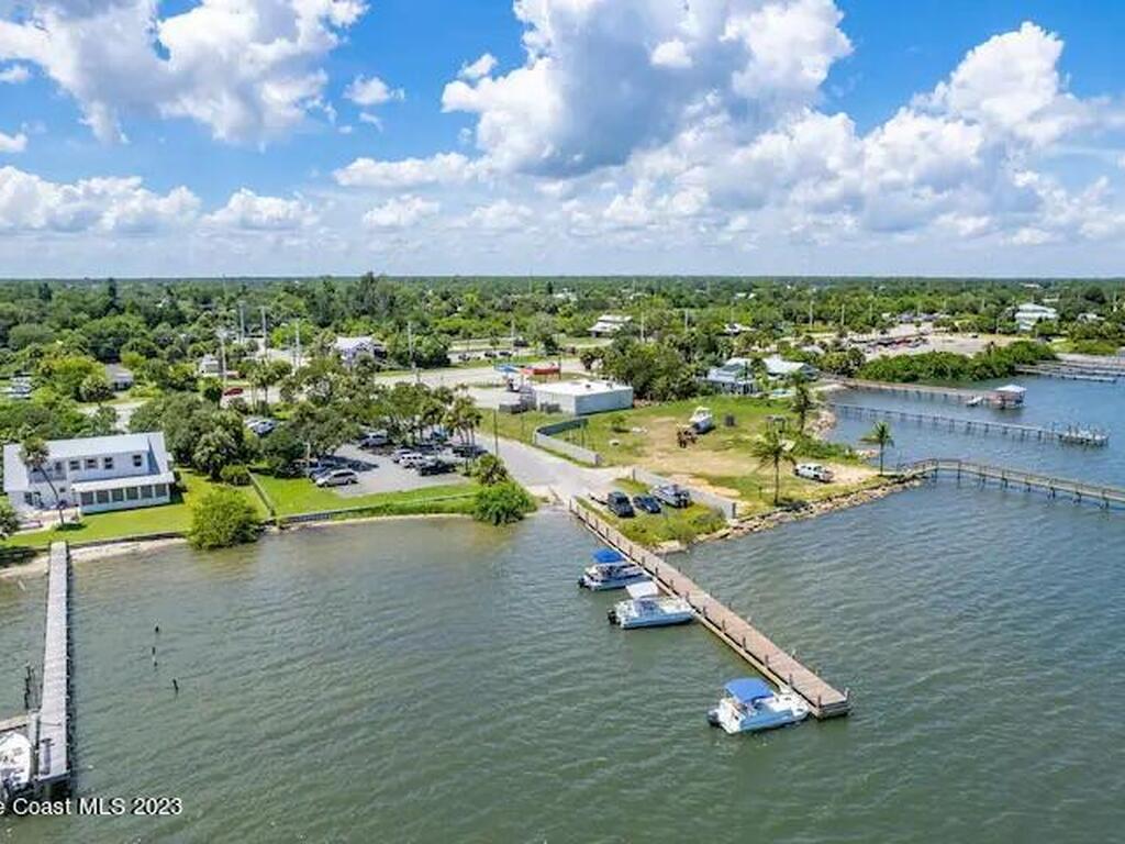 47 Vip Island B, Grant Valkaria, FL 32949