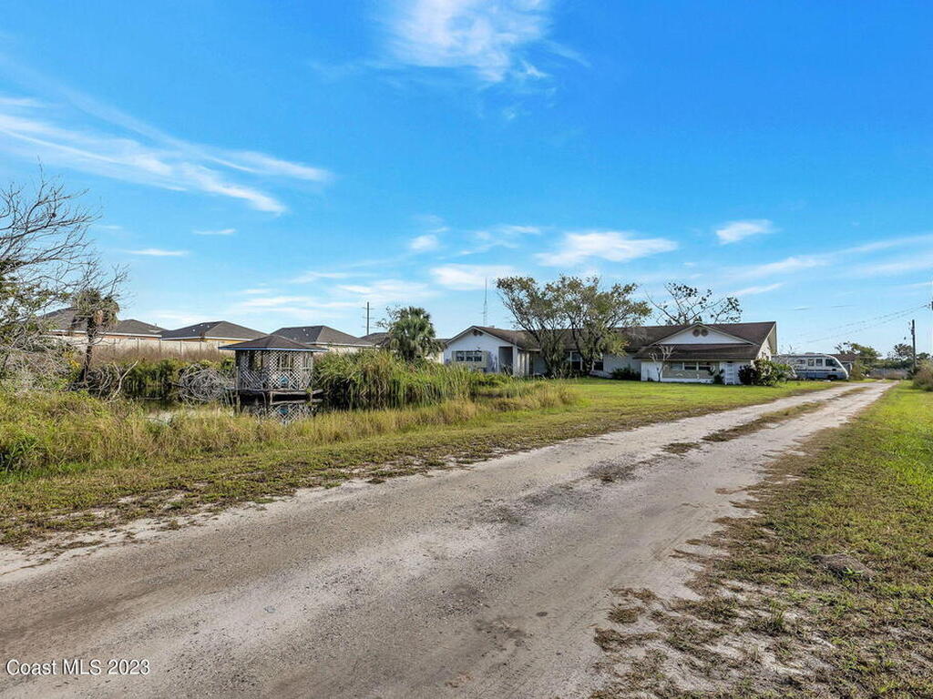 1425 Columbia Lane, Melbourne, FL 32904