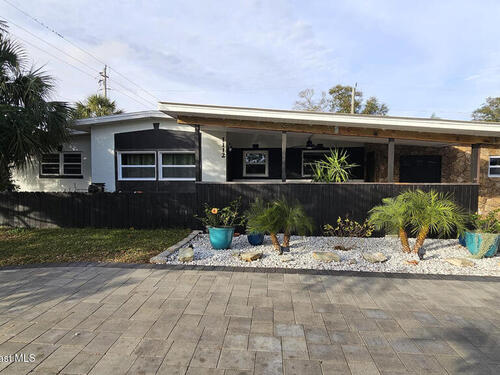 1112 Alamanda Lane