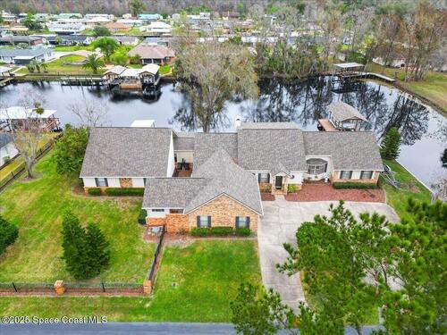 1610 Yellow Brick Road