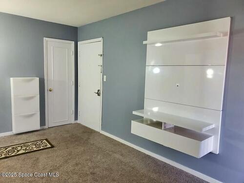 125 E Colonial Court