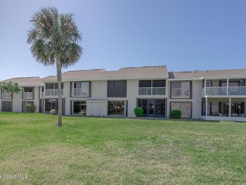 3212 S Lakeview Circle
