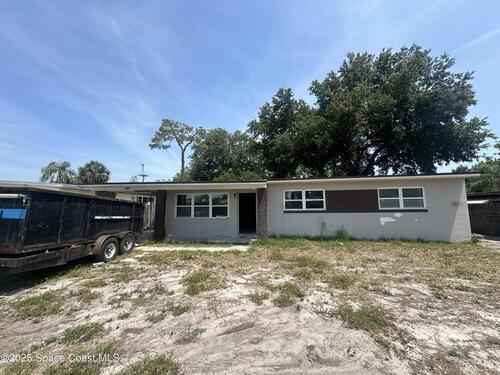 1042 Alamanda Lane