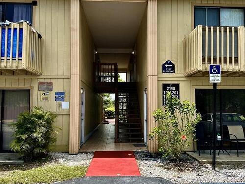 2190 Forest Knoll Drive