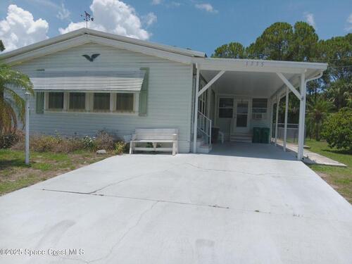 1335 Barefoot Circle