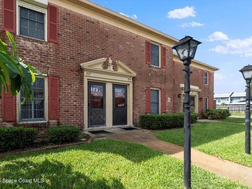 927 N Colonial Court