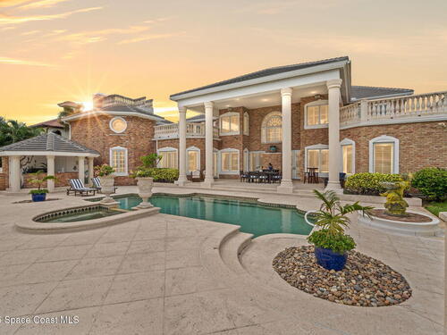 142 Lansing Island Drive