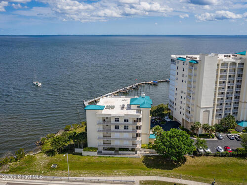 1 Indian River Avenue