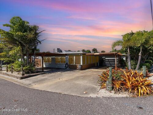 6203 Ridgewood Avenue