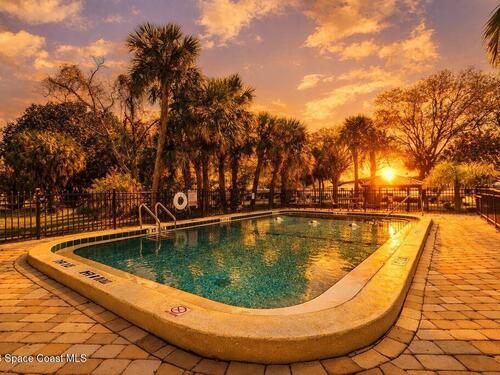 1209 E New Haven Avenue