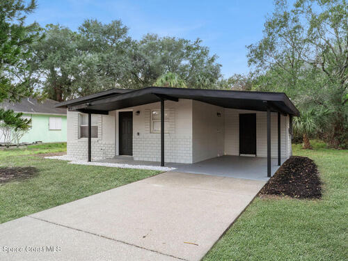 2720 Pineapple Avenue