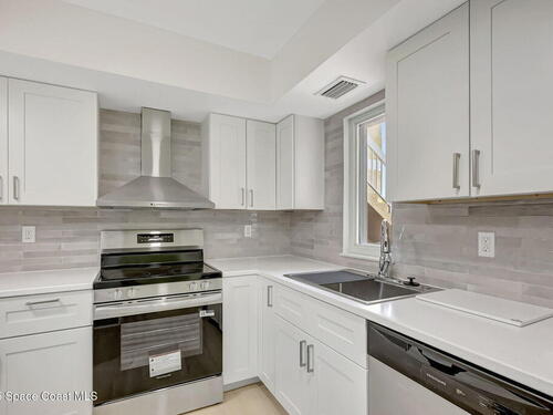 1538 SE Royal Green Circle