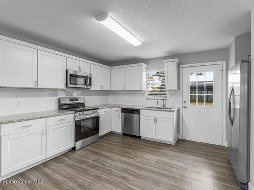 908 Landsdowne Drive