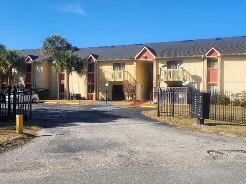 2101 Forest Knoll Drive