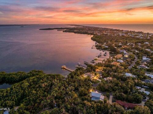 6045 Riverside Drive